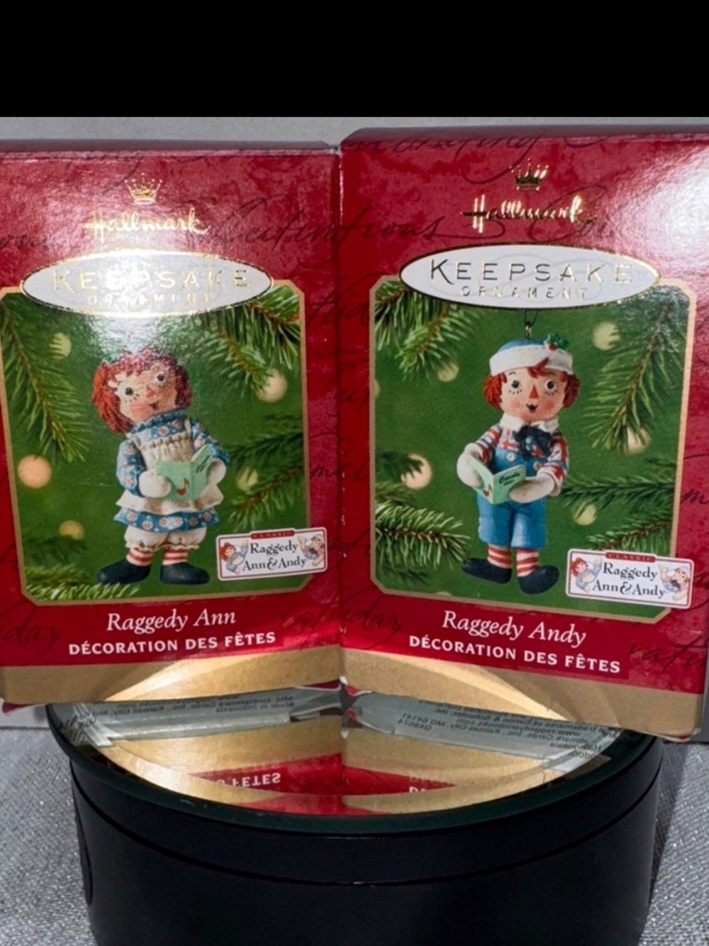 Hallmark keepsake ornaments raggedy Ann & raggedy Andy singing Christmas carols